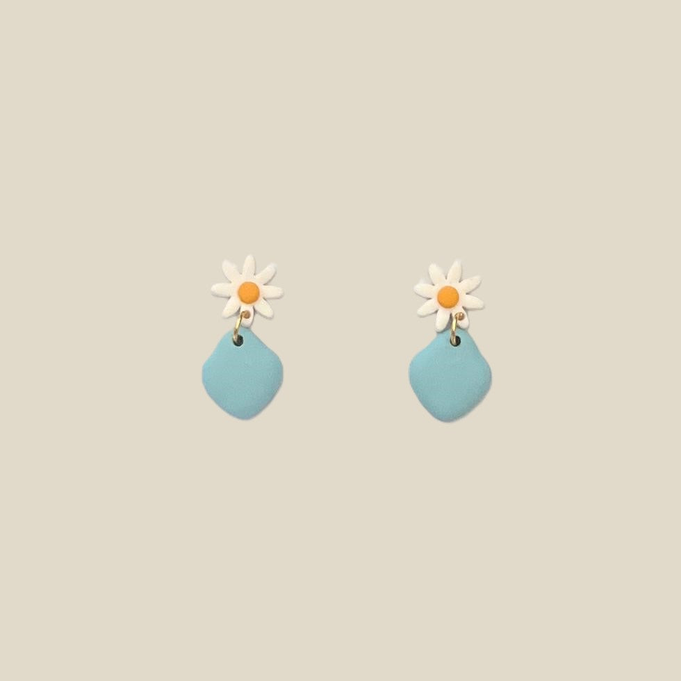 'Sarah' Dangle Earrings - Mini Daisy with Pebble Shape